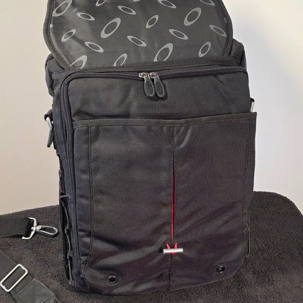 OAKLEY Industrial Tactical Field Gear Vertical Computer Laptop Bag